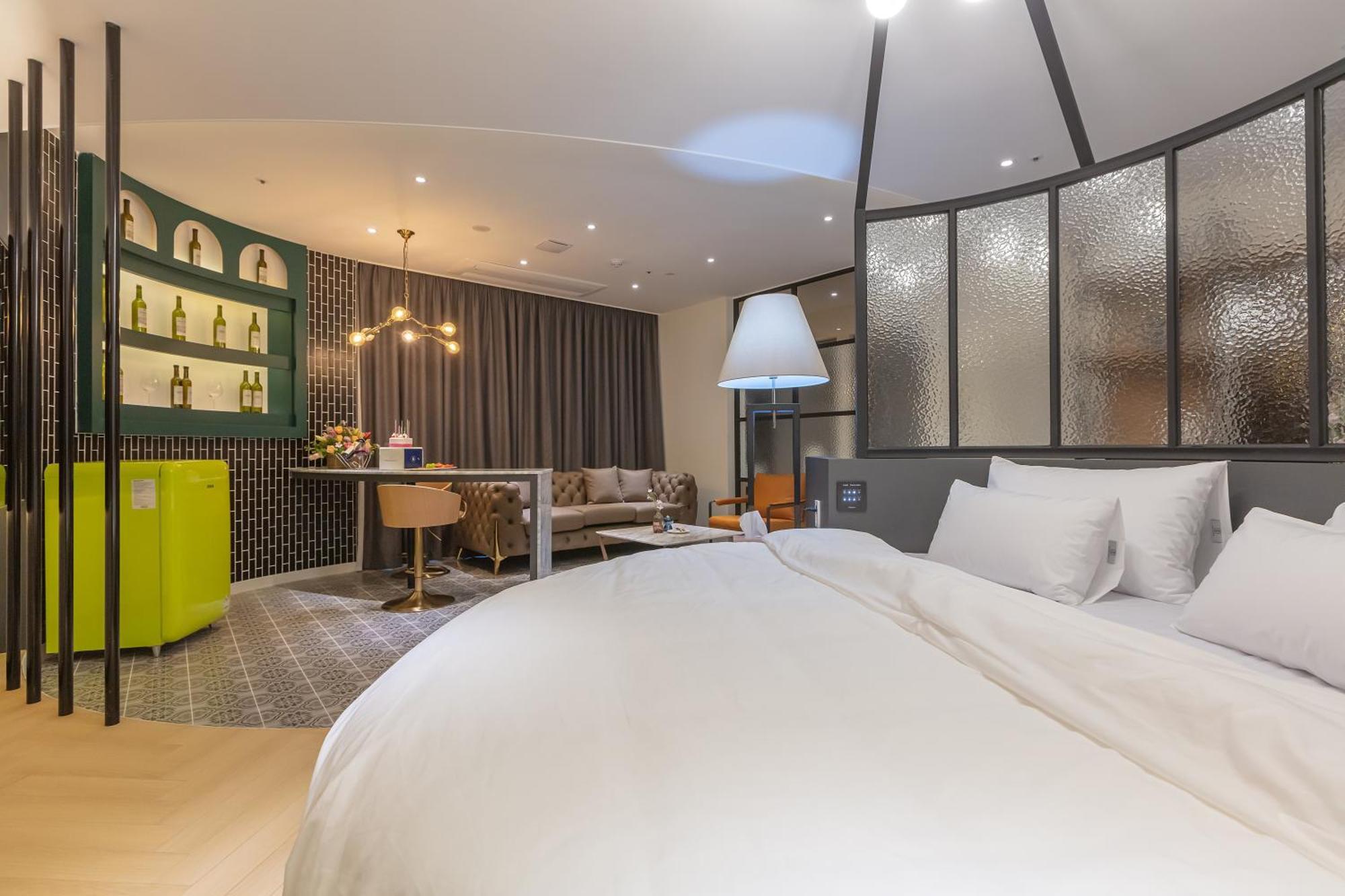 Nomad Hotel Gimhae ภายนอก รูปภาพ